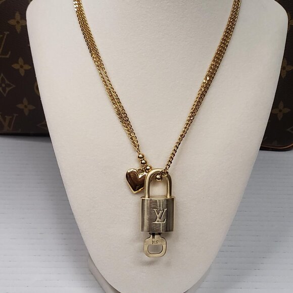 Louis Vuitton Lock & Key w/ Unbranded Heart Love Golden Stainless Steel Chain - Picture 12 of 14